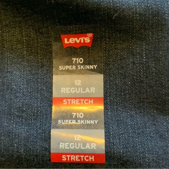 Levi’s 710 and lot of 3 tee shirts - Picture 8 of 15